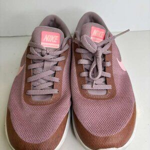Women Nike flex running shoes color pink 8.5
